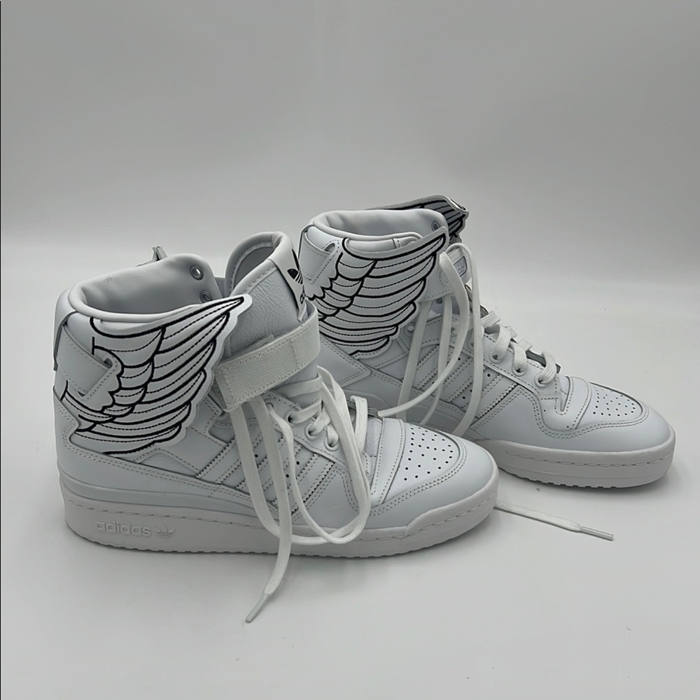 JS Wings 4.0 White Sneakers